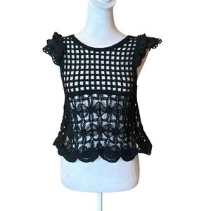 En Merci Black Crochet Open Knit Crop Top Cap Sleeves Scalloped Hem Womens Small